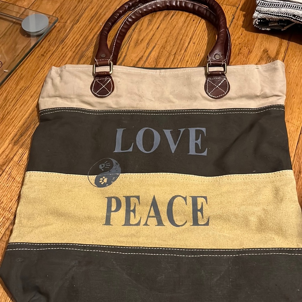Love peace tote bag